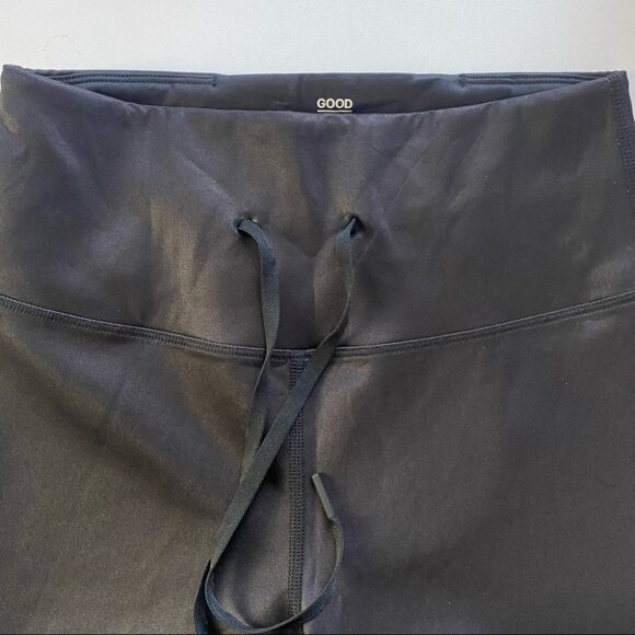 Good American | Cinched Waist Capri Tights - Ombre Camo - Picture 8 of 14